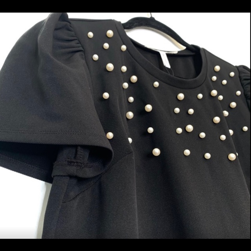 BCBG PEARLESCENT PUFF SLEEVE SHORT SLEEVE TOP - Picture 3 of 13